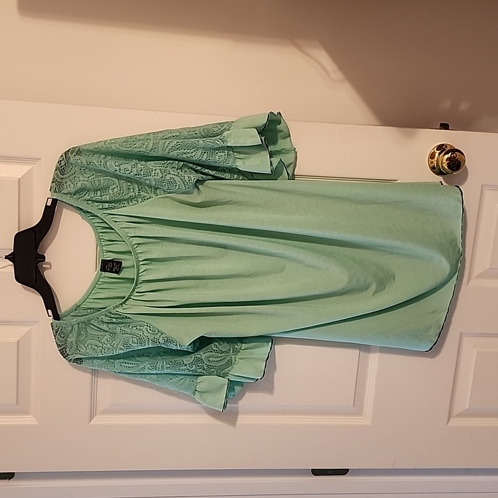 Win Win lace tunic, mint green, sz L/XL